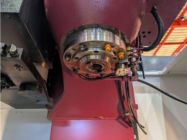 OKK VM5Ⅲ Vertical Machining Center Image 5