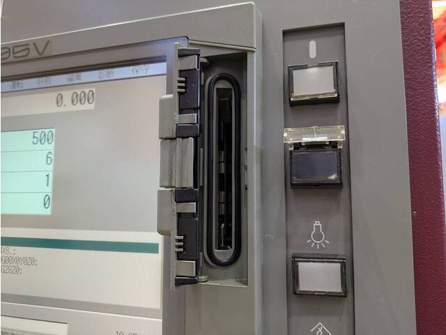 OKK VM5Ⅲ Vertical Machining Center Image 12