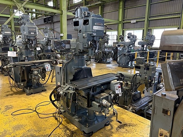 MAKINO KSAP-55 Vertical Milling Machine Image 1