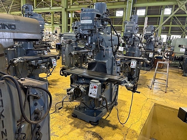 MAKINO KSAP-55 Vertical Milling Machine Image 2