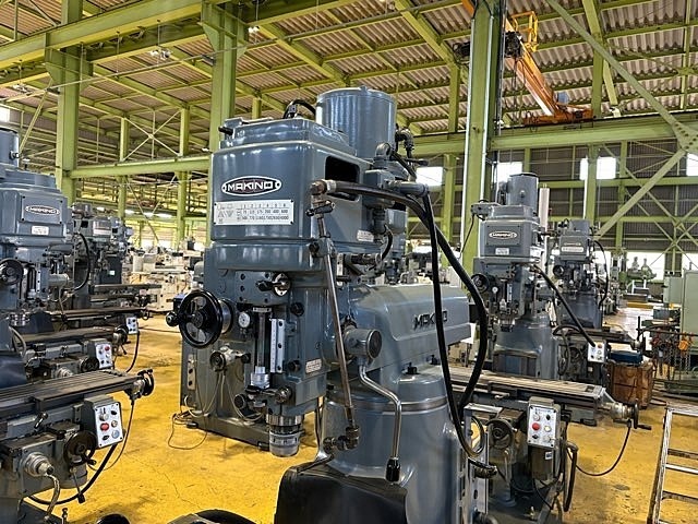 MAKINO KSAP-55 Vertical Milling Machine Image 3