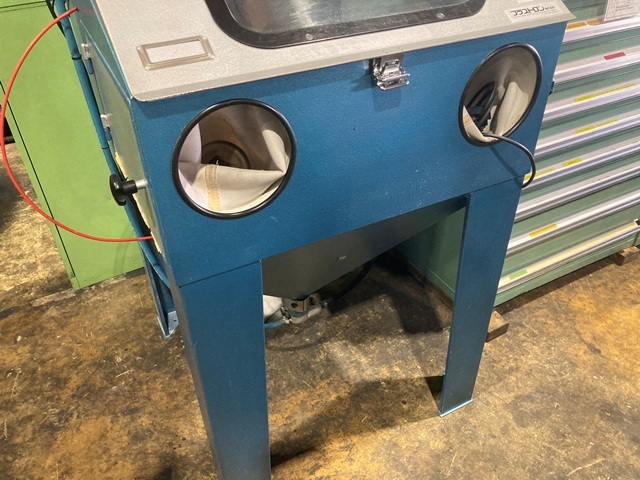 プラストロン PM750S Blast Machine Image 2
