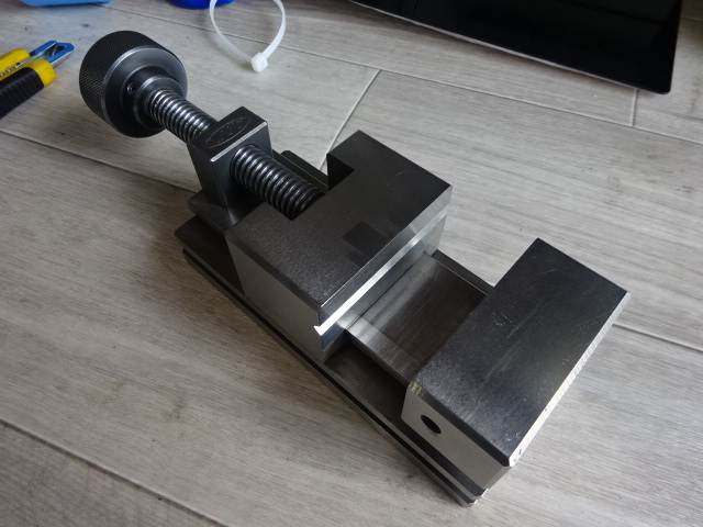 JAPAN AUTOMATIC MACHINE 口巾70 Vice Image 2