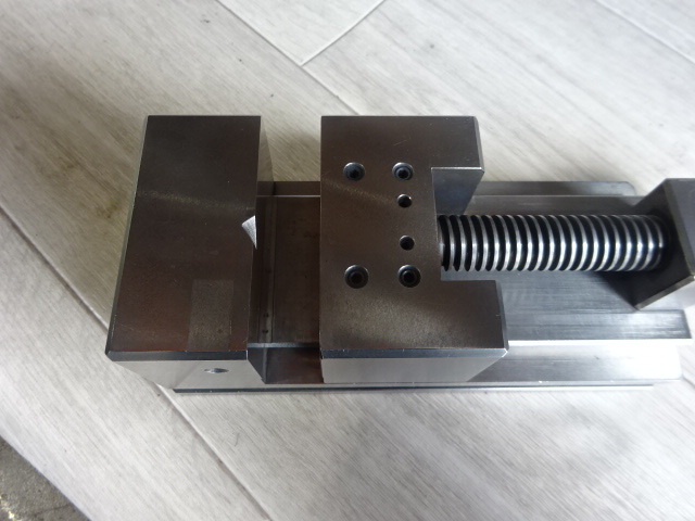 JAPAN AUTOMATIC MACHINE 口巾70 Vice Image 4