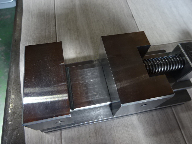 JAPAN AUTOMATIC MACHINE NP-80 Vice Image 4