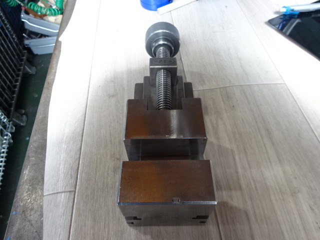 JAPAN AUTOMATIC MACHINE NP-80 Vice Image 3