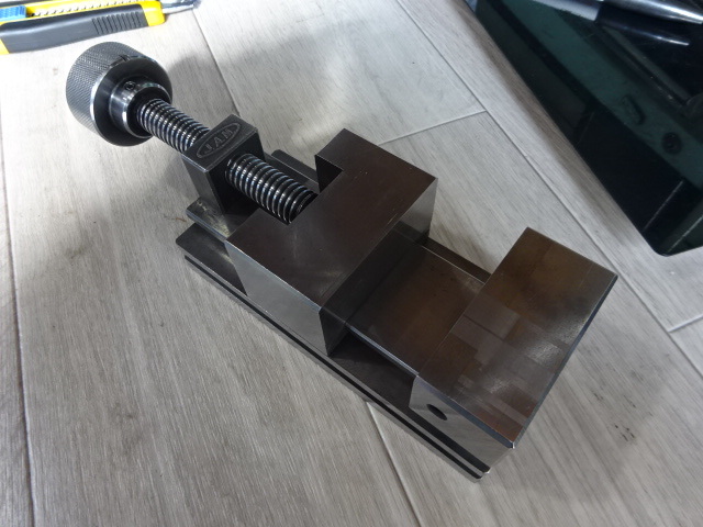 JAPAN AUTOMATIC MACHINE 口巾70 Vice Image 2