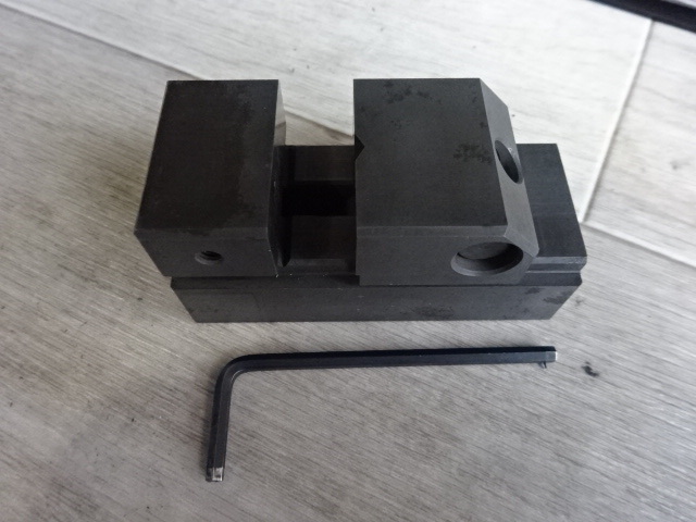JAPAN AUTOMATIC MACHINE NS-25 Vice Image 3