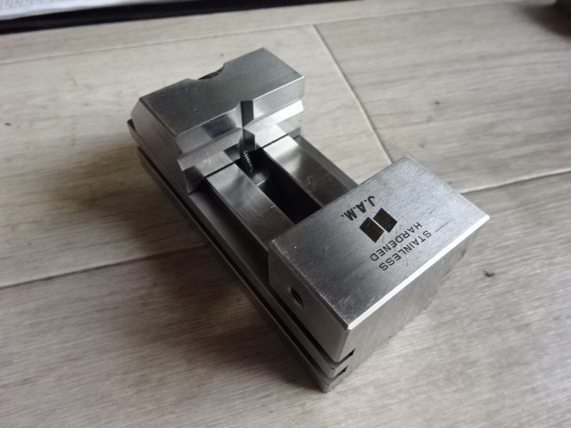 JAPAN AUTOMATIC MACHINE 口巾45 Vice Image 2