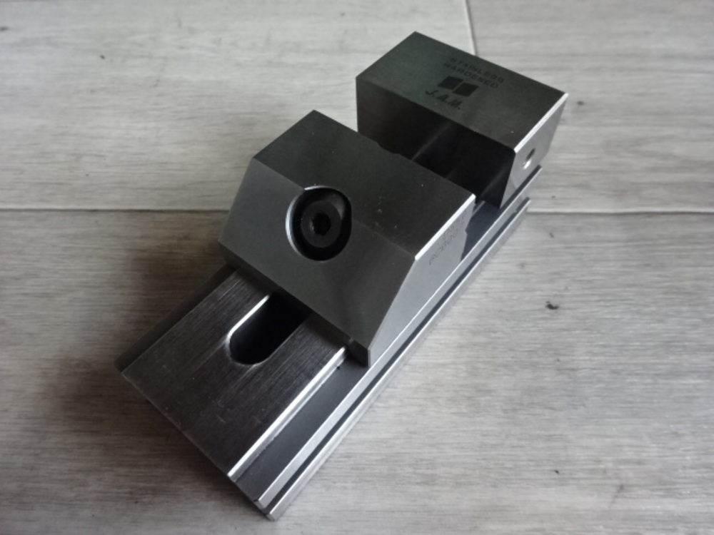 JAPAN AUTOMATIC MACHINE 口巾45 Vice A-0943 Image