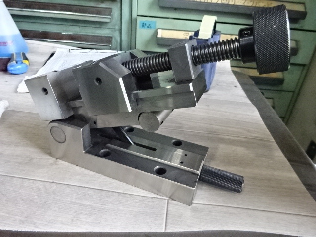 JAPAN AUTOMATIC MACHINE V-100 Vice Image 4
