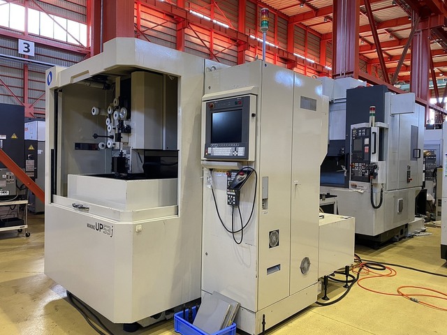 牧野フライス製作所 UP53J 放電加工機（ワイヤー） の画像 2枚目