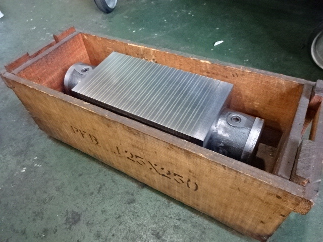 FUJI JIKOH PFB125X250 Magnet Chuck Image 5