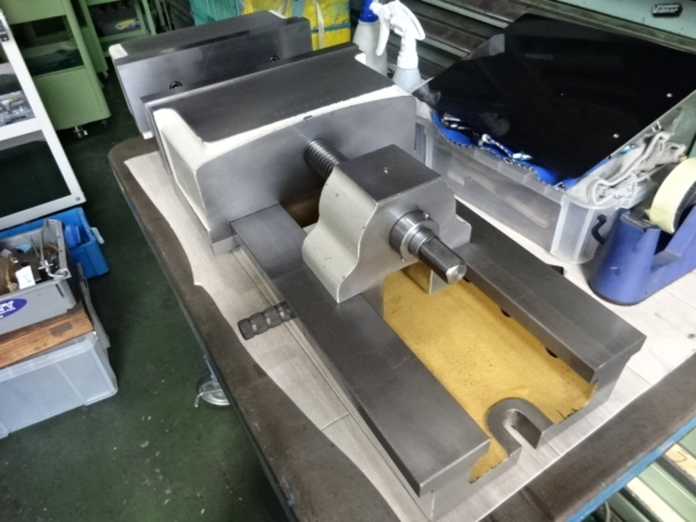 TSUDAKOMA VB-300 Vice C-1819 Image