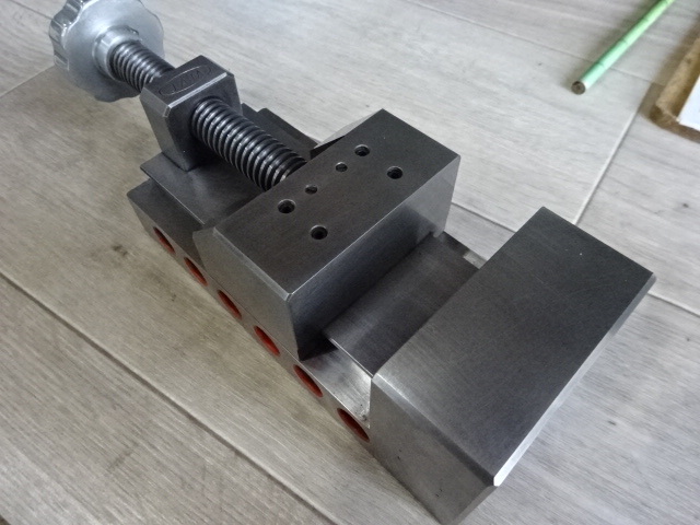 JAPAN AUTOMATIC MACHINE 口巾70 Vice Image 2