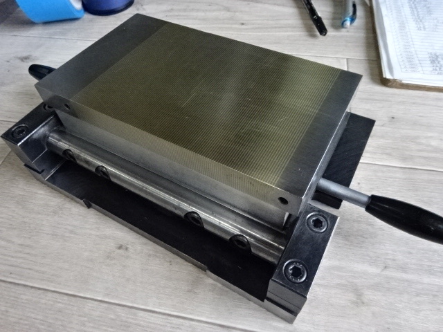 FUJI JIKOH PS100X175 Sine bar chuck Image 2