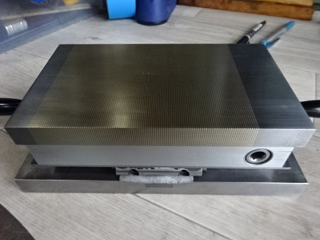 フジ磁工 PS100X175 サインバーチャック の画像 2枚目