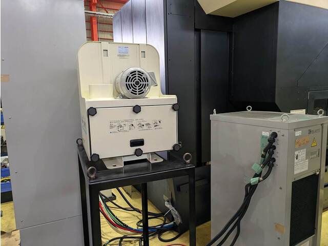 MAKINO V56 Vertical Machining Center Image 6