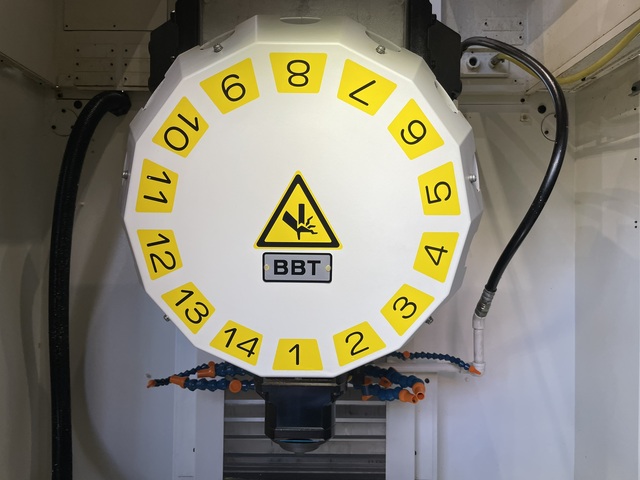 FANUC α-D14MiB5ADV Vertical Machining Center Image 3