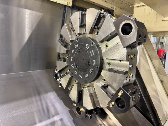 Okuma LB400 NC Lathe Image 3