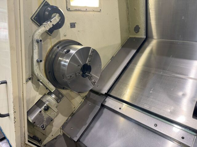 Okuma LB400 NC Lathe Image 4