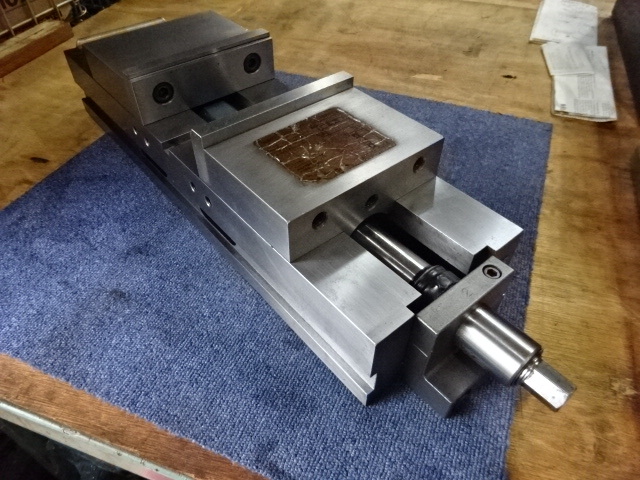 Kurt DL600 Vice Image 1