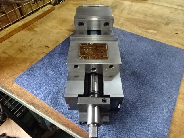 Kurt DL600 Vice Image 5
