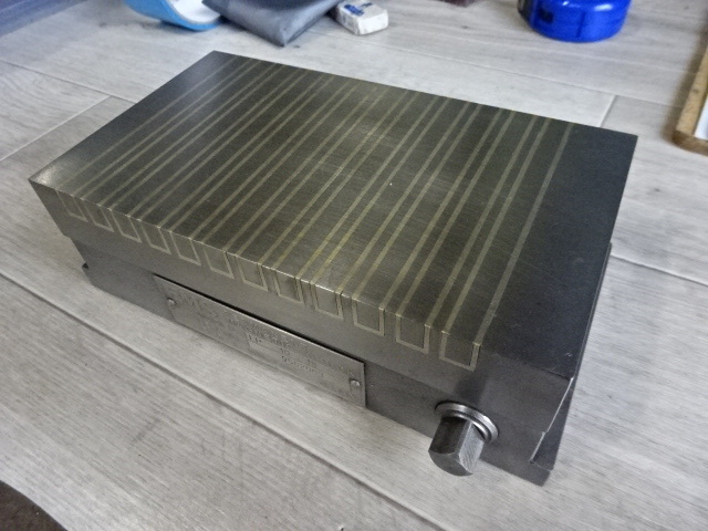 EMS 175X100 マグネットチャック の画像 1枚目