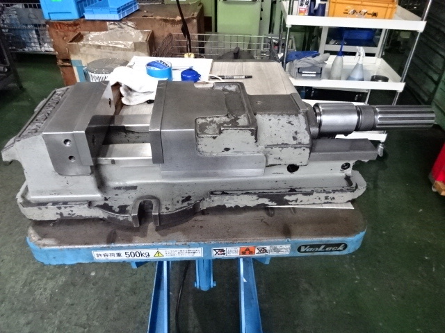 TSUDAKOMA VH-200 Vice Image 3