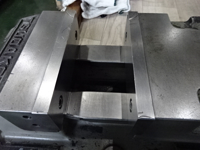 TSUDAKOMA VH-200 Vice Image 6