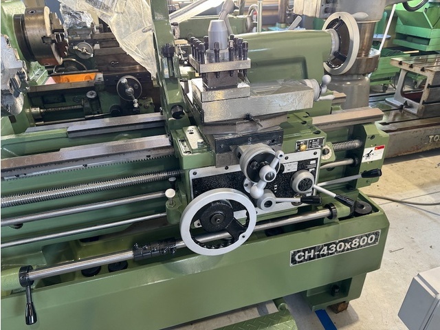 KINWA CH-430x800 Lathe Image 3