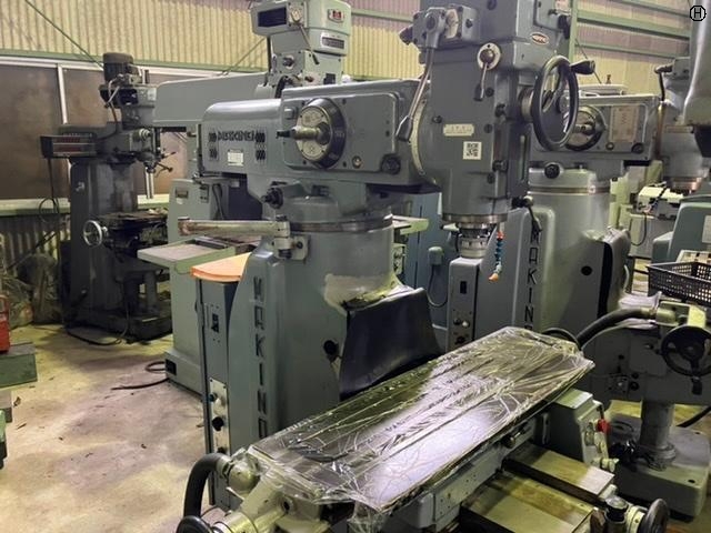 MAKINO KGAP-55 Vertical Milling Machine Image 2