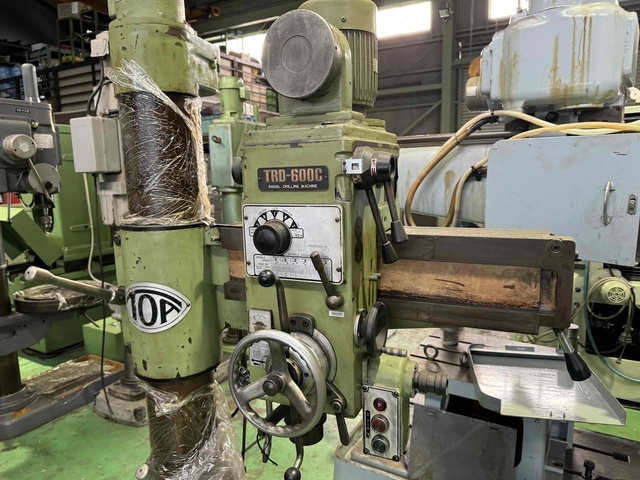 TOA TRD-800C Radial Drilling Machine Image 2