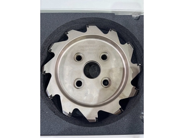 TUNGALOY TEN09R250M47.6-12 Milling Cutter Image 3