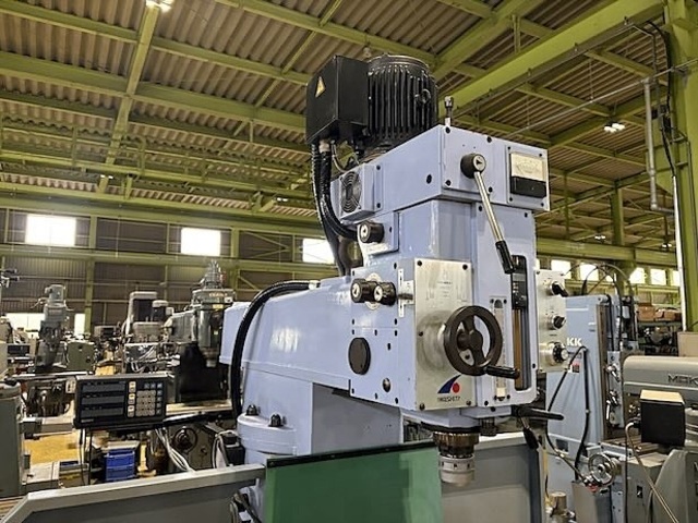 岩下 2RC Vertical Milling Machine Image 3