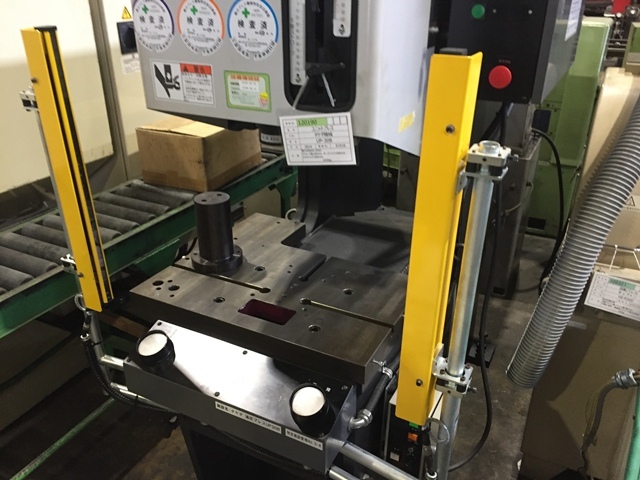 TAKEDA MACHINERY UP-30B Hydraulic Press Image 10