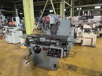 新潟鉄工 2UMD Universal Milling Machine H019939 Image