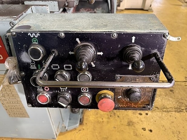 新潟鉄工 2UMD Universal Milling Machine Image 6
