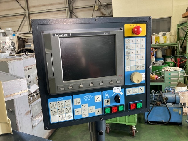 MAKINO KEVA-55 NC Vertical Milling Machine Image 2