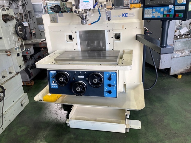MAKINO KEVA-55 NC Vertical Milling Machine Image 4
