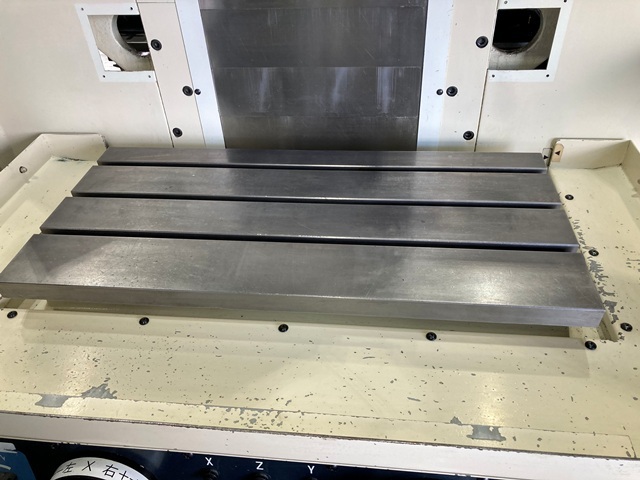 MAKINO KEVA-55 NC Vertical Milling Machine Image 5