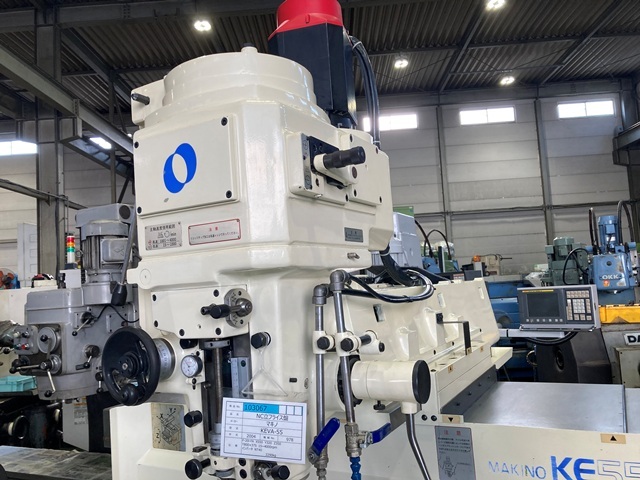 MAKINO KEVA-55 NC Vertical Milling Machine Image 6