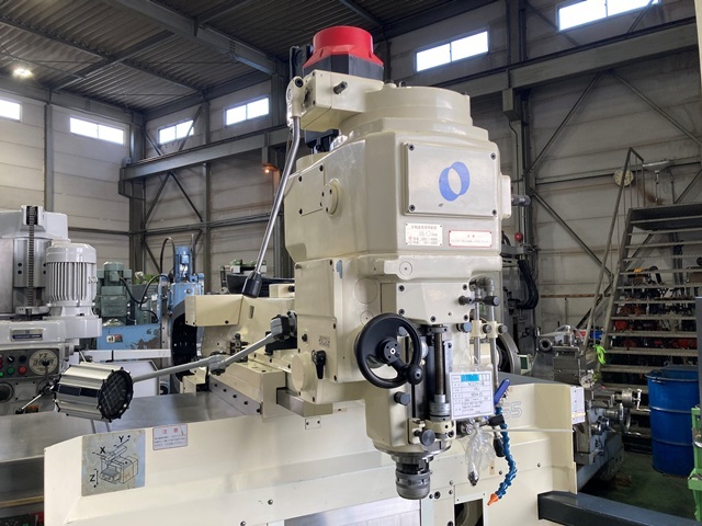MAKINO KEVA-55 NC Vertical Milling Machine Image 7