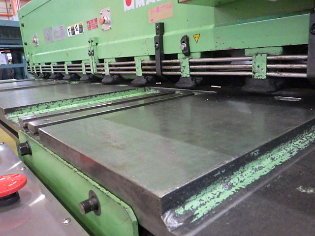 AMADA M2560 Shearing Machine Image 4