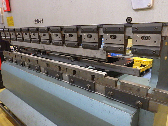 AMADA RG-80 Press Brake/Bender Image 2
