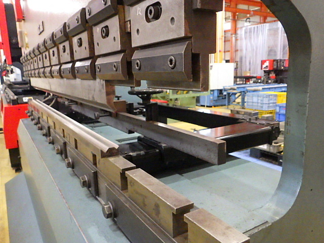 AMADA RG-80 Press Brake/Bender Image 3