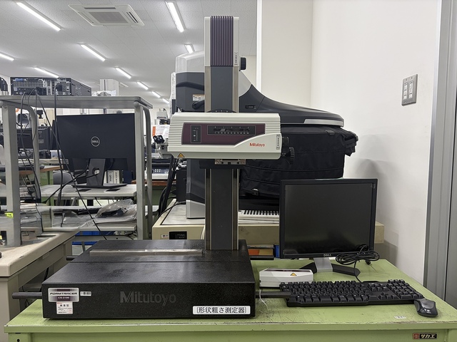 ミツトヨ CS-3100S4(525-381) 表面粗さ・輪郭形状測定機 の画像 1枚目