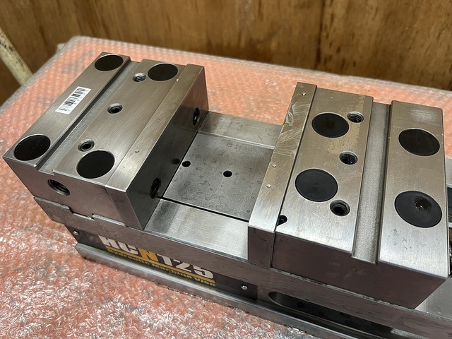TAKEDA MACHINE TOOLS HCN-125 Vice Image 2