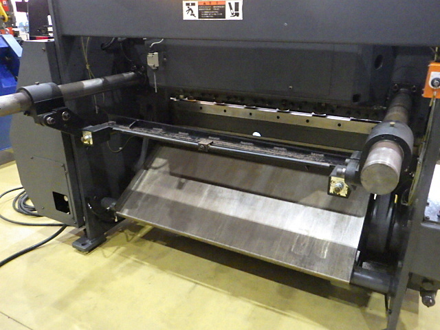 AIZAWA TEKKOSHO AST-512 Shearing Machine Image 9