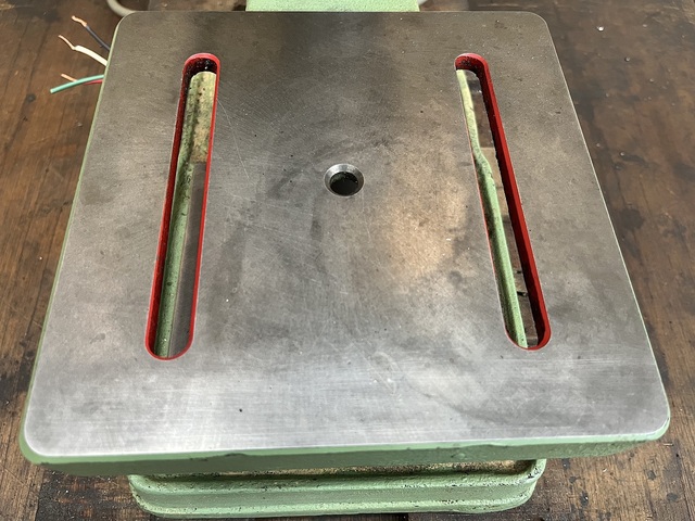 KIRA KRT-10 Desktop Drilling Machine Image 4